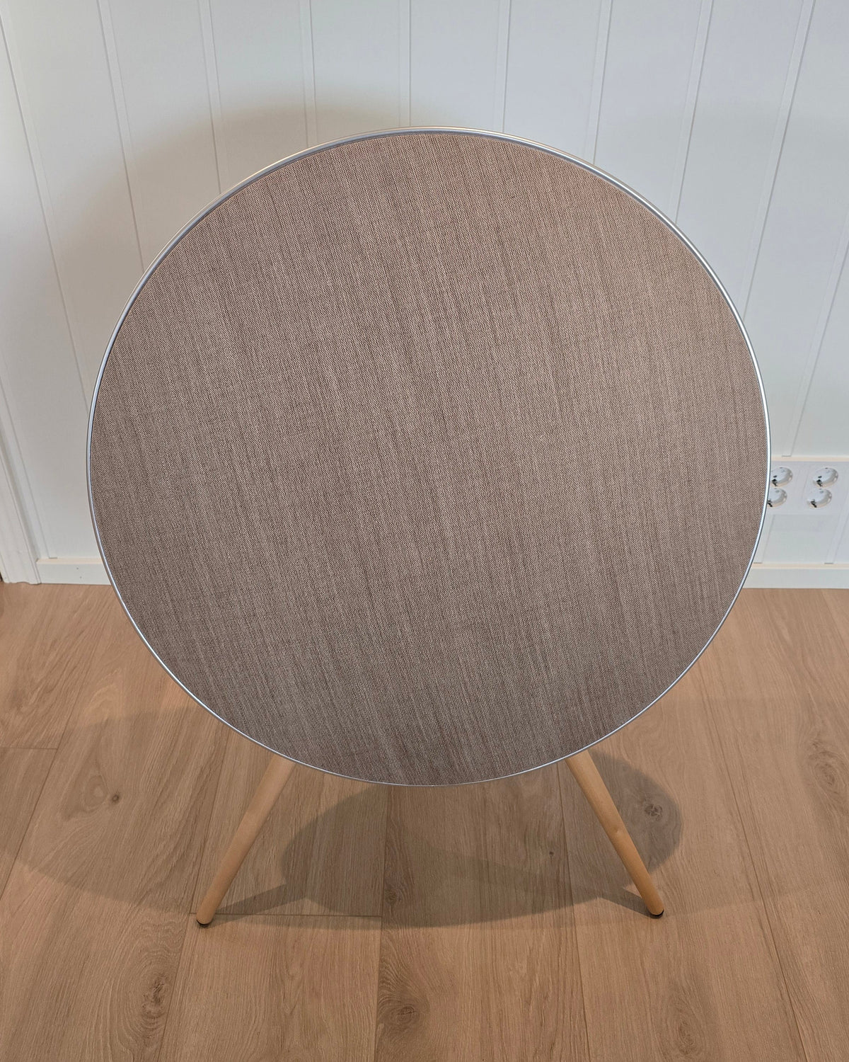 B&O Beoplay A9 MK1 – brukt trådløs høyttaler – ikonisk design – meget pen