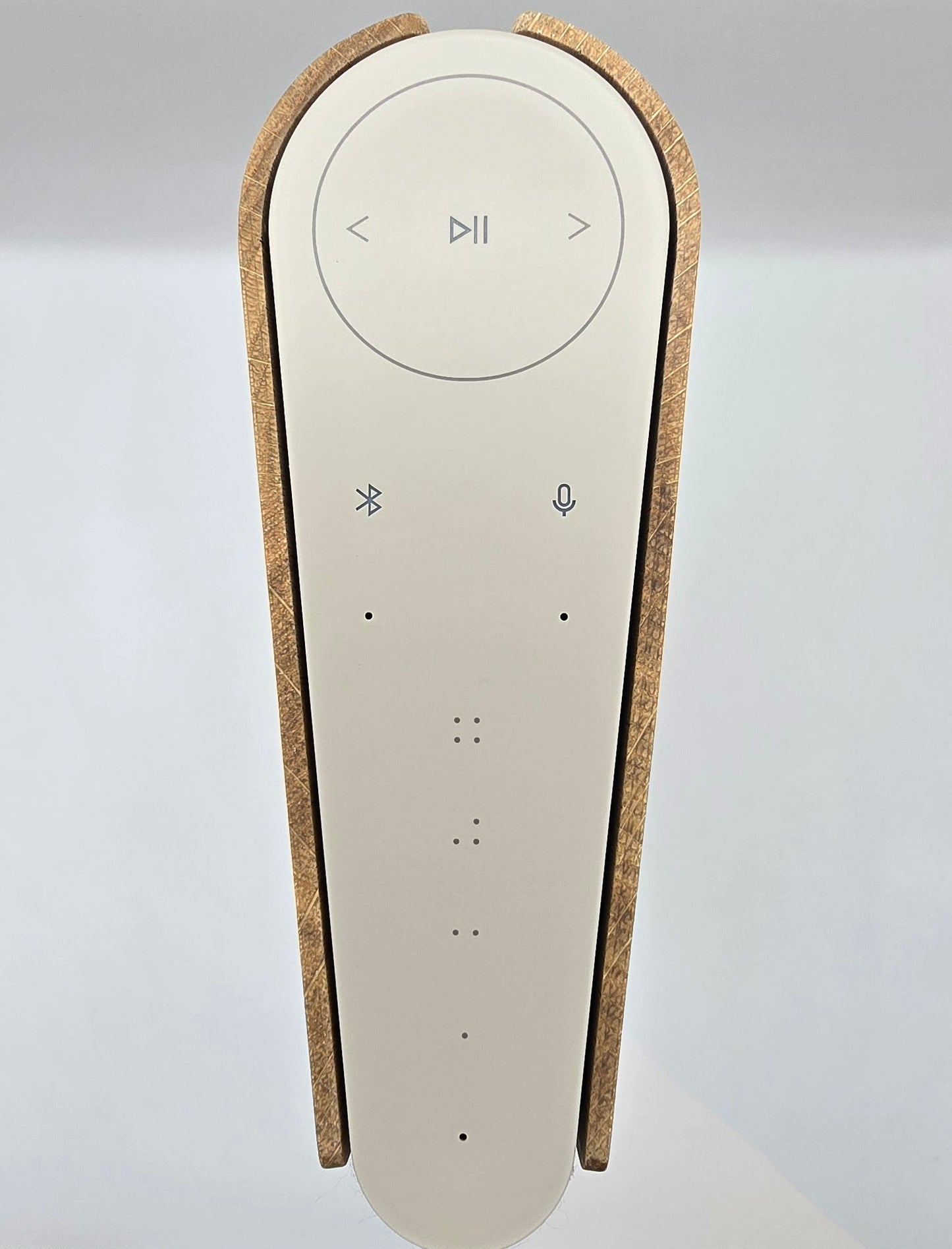 Bang & Olufsen Beosound Emerge – brukt designhøyttaler – uten bruksmerker