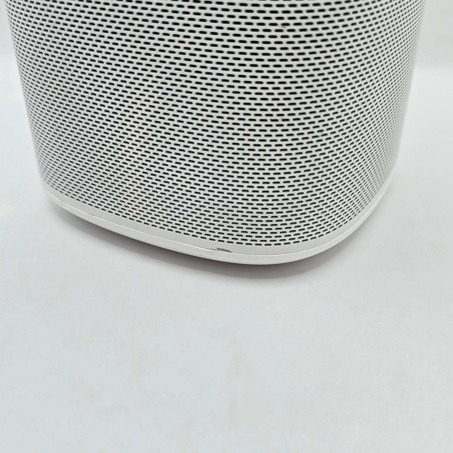 Sonos One Gen 1 – brukt WiFi-høyttaler – en del bruksmerker