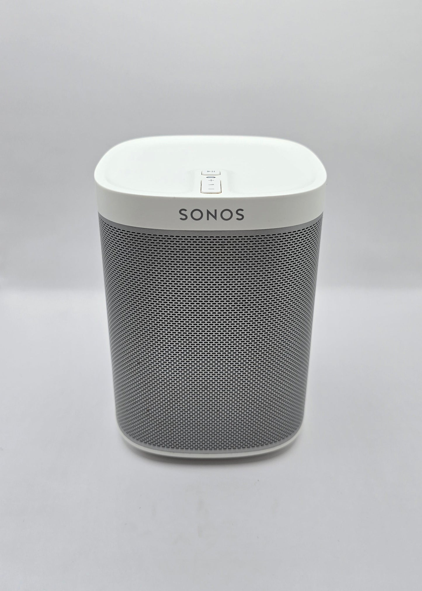 Sonos Play:1 – brukt høyttaler – plassbesparende – noe bruksmerker