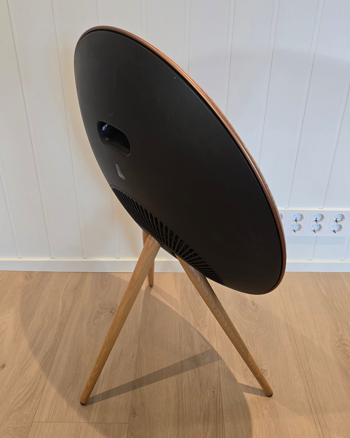 Bang & Olufsen Beoplay A9 MK4 – brukt høyttaler – trådløs designhøyttaler – meget pen