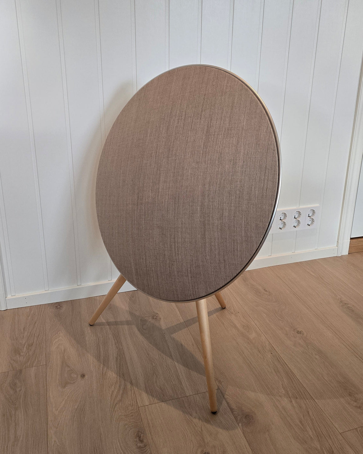B&O Beoplay A9 MK1 – brukt trådløs høyttaler – ikonisk design – meget pen