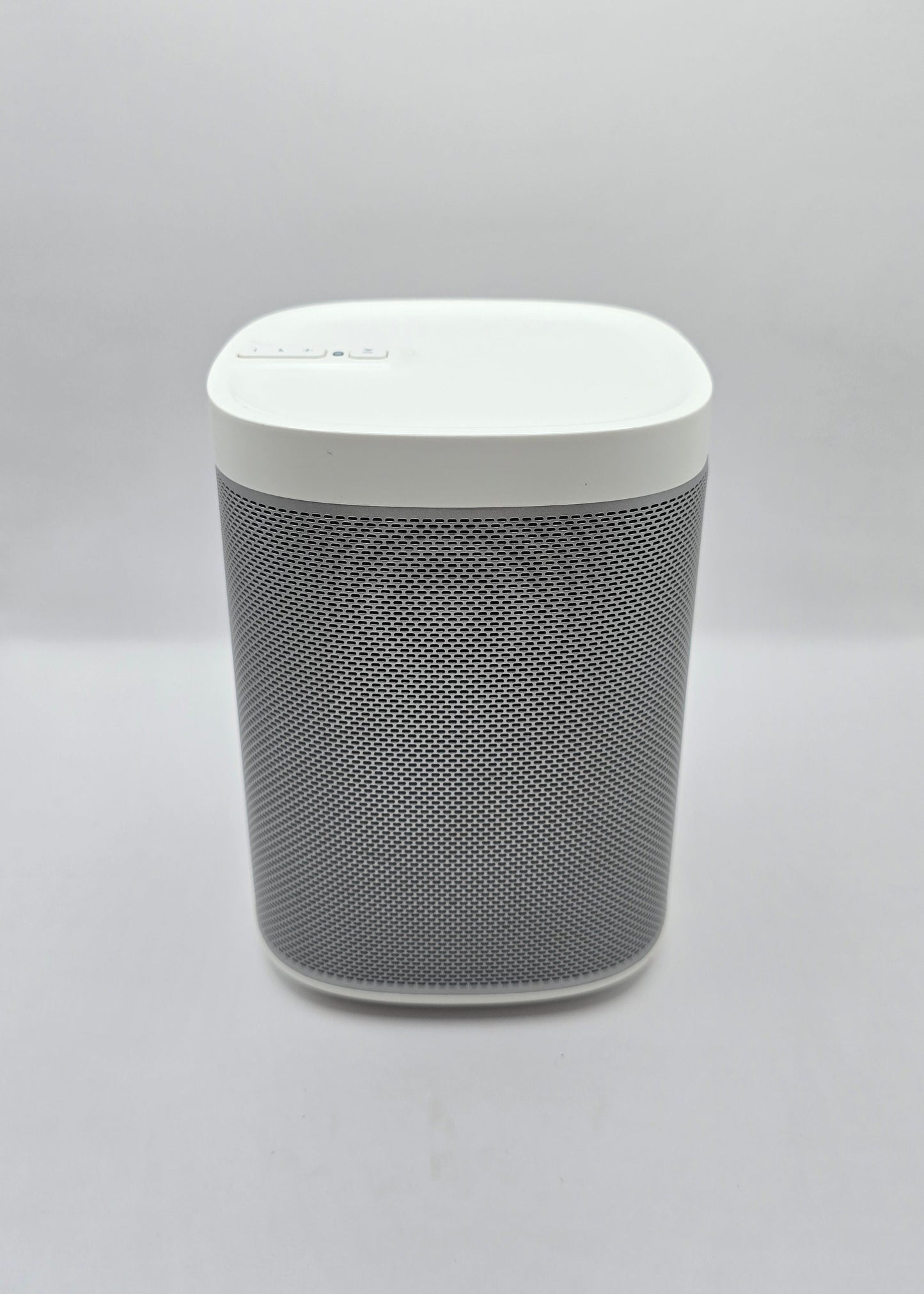 Sonos Play:1 – brukt høyttaler – plassbesparende – noe bruksmerker