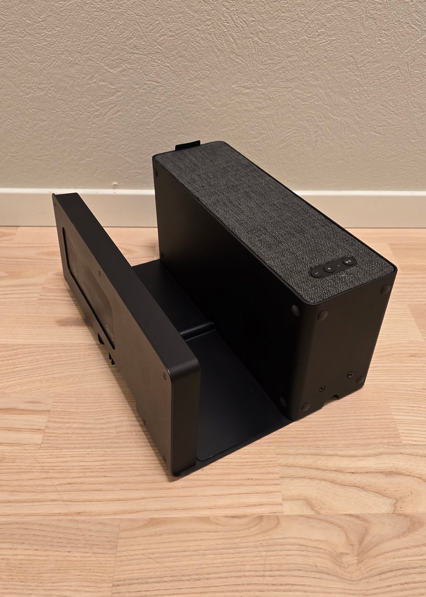 Sonos Symfonisk gen 2 inkl. hylle med ladestasjon