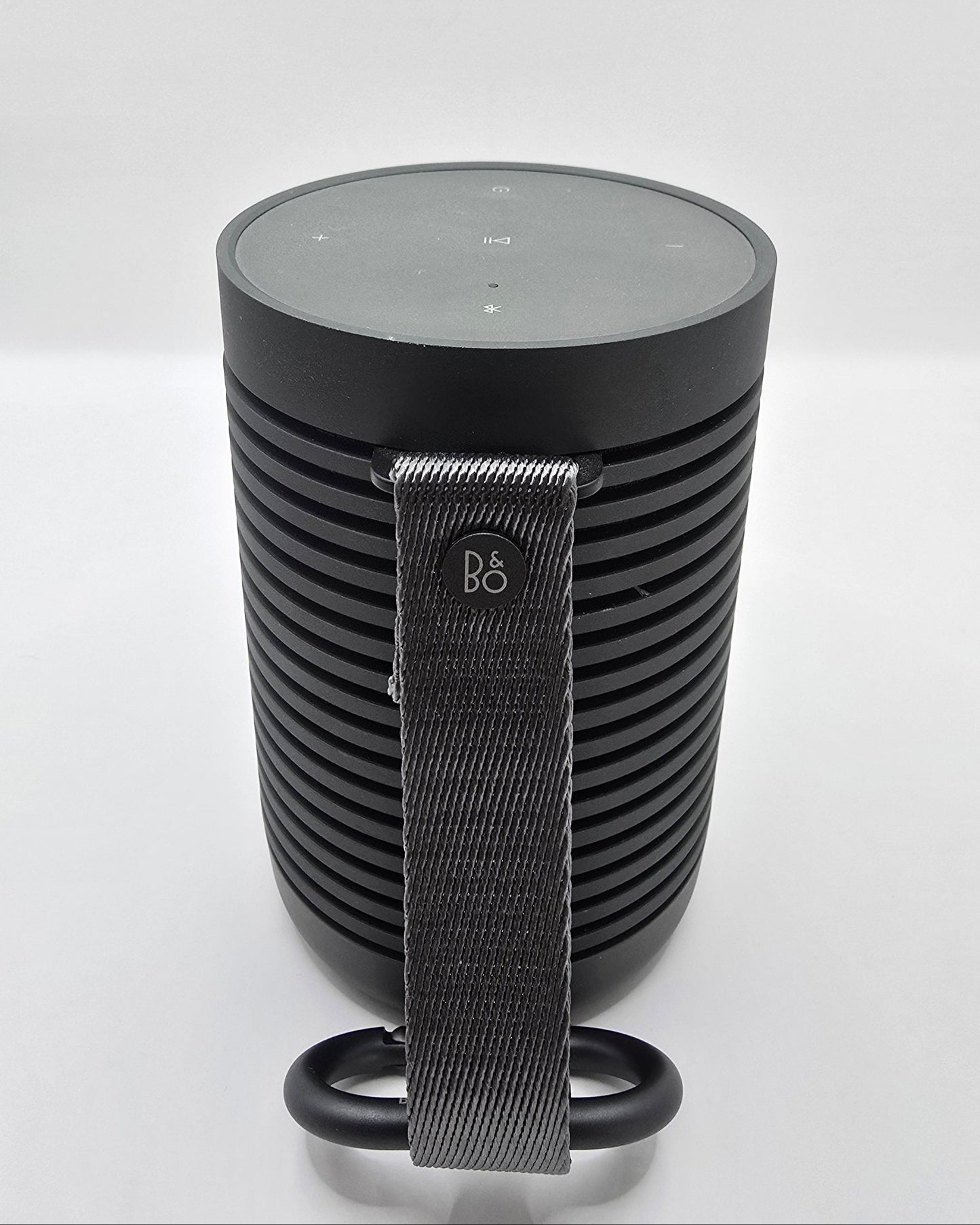 B&O Beosound Explore – brukt trådløs høyttaler – IP67 – noen bruksmerker