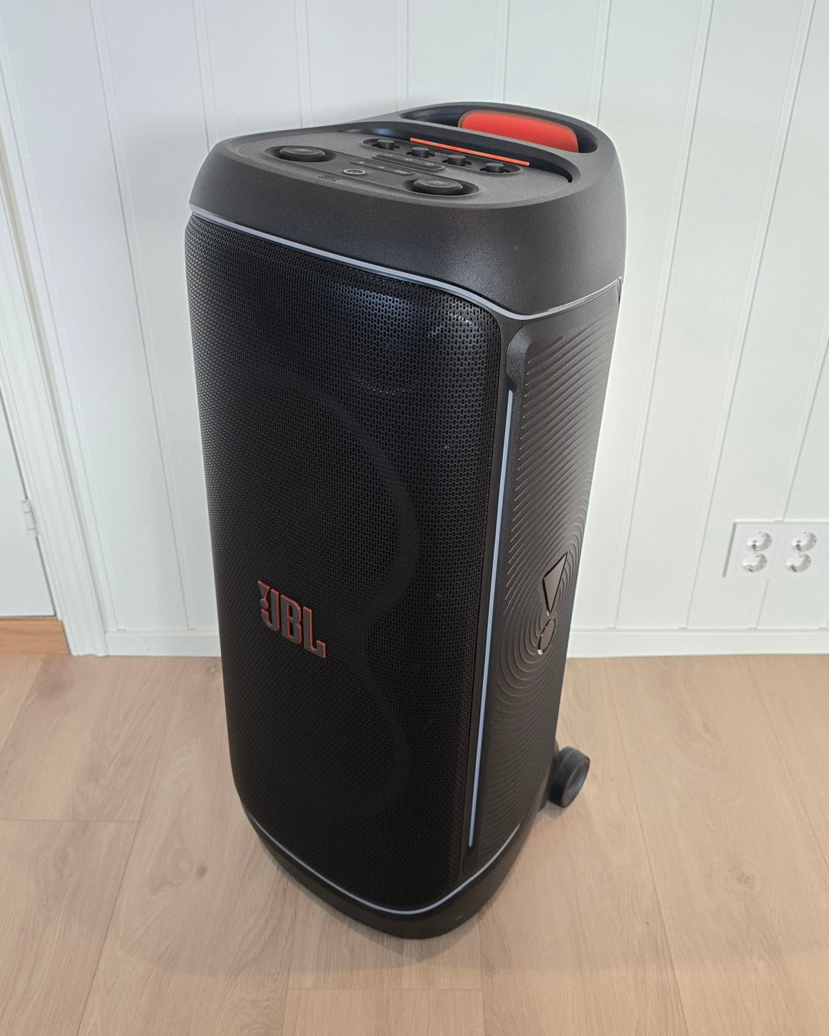JBL PartyBox 720 – brukt kraftig partyhøyttaler – 800W – Bluetooth – lysshow