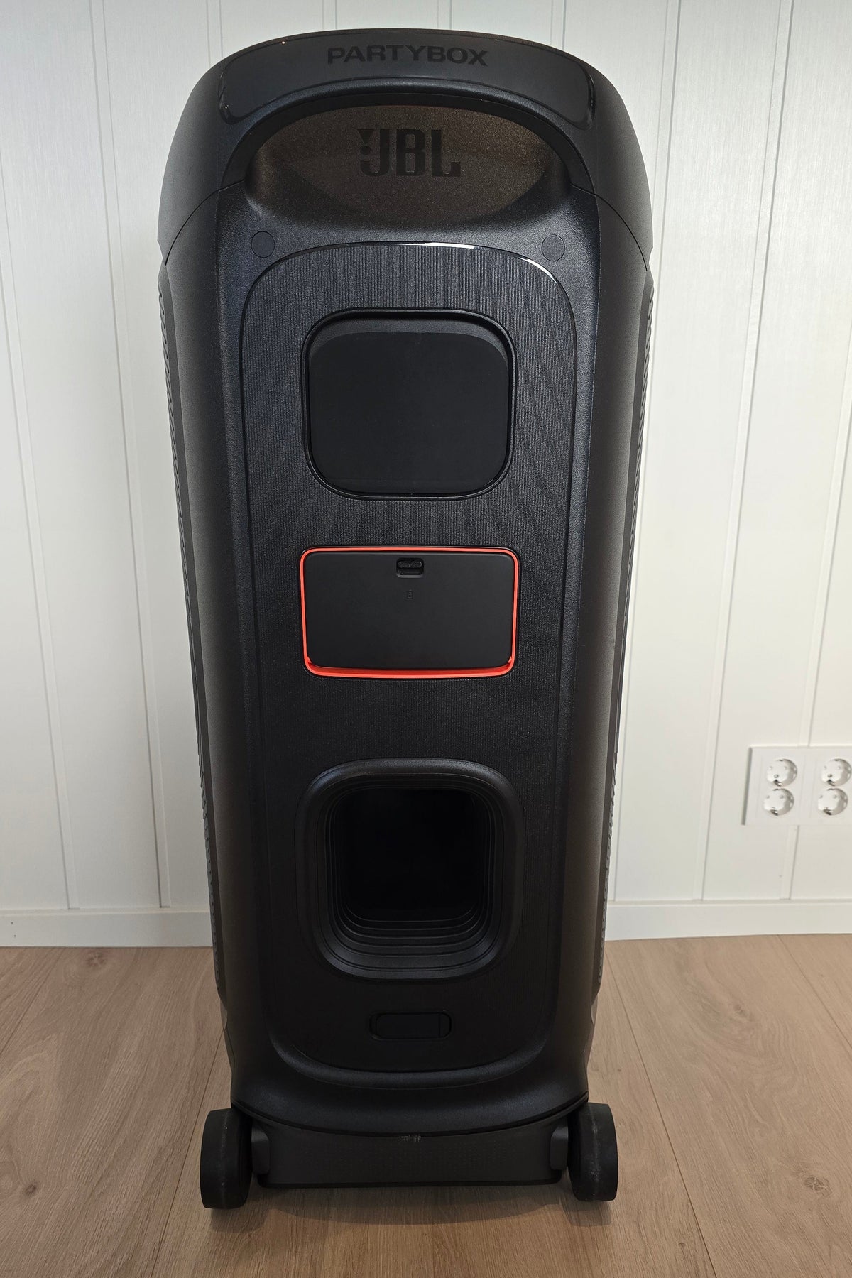 JBL PartyBox 720 – brukt kraftig partyhøyttaler – 800W – Bluetooth – lysshow