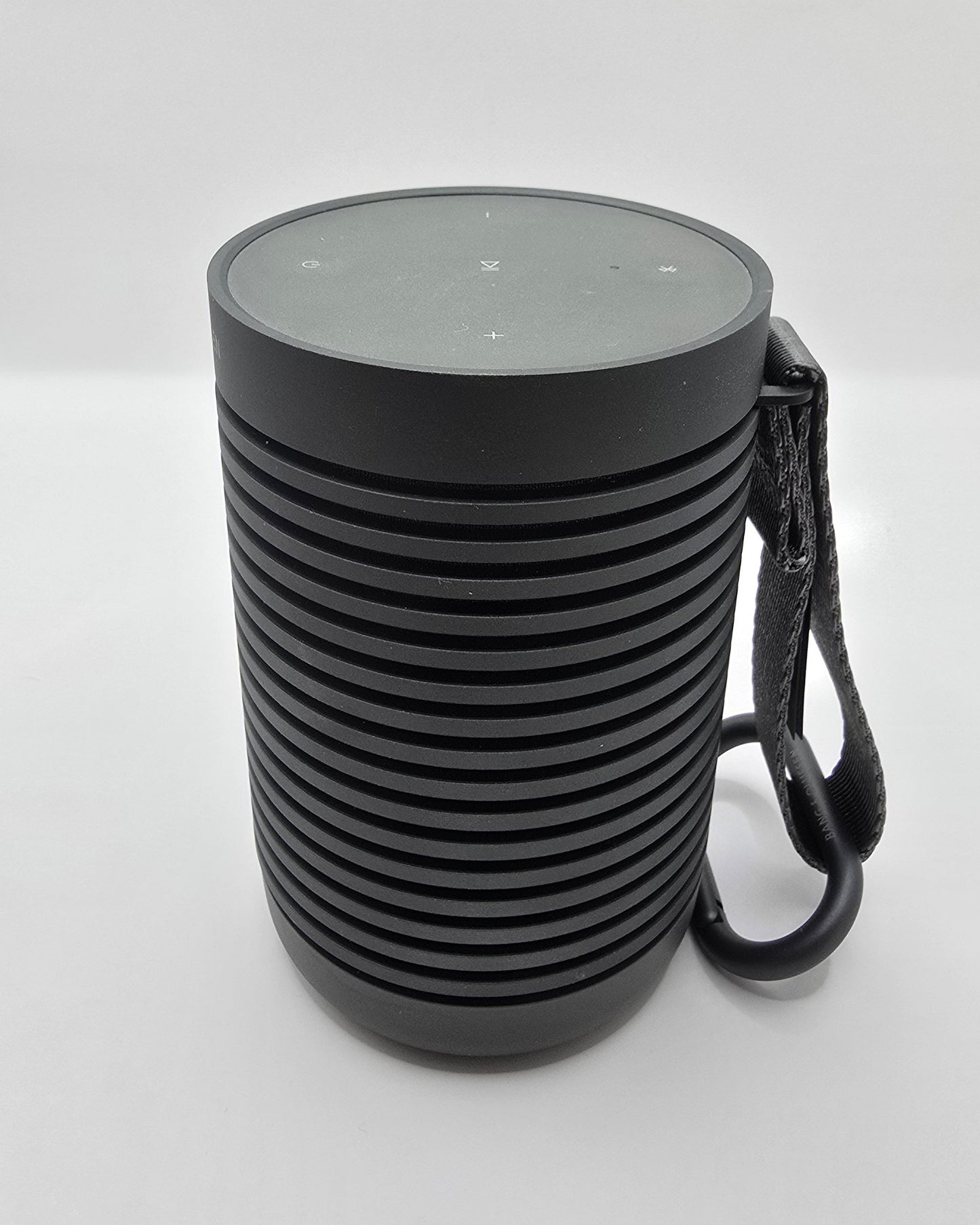 B&O Beosound Explore – brukt trådløs høyttaler – IP67 – noen bruksmerker