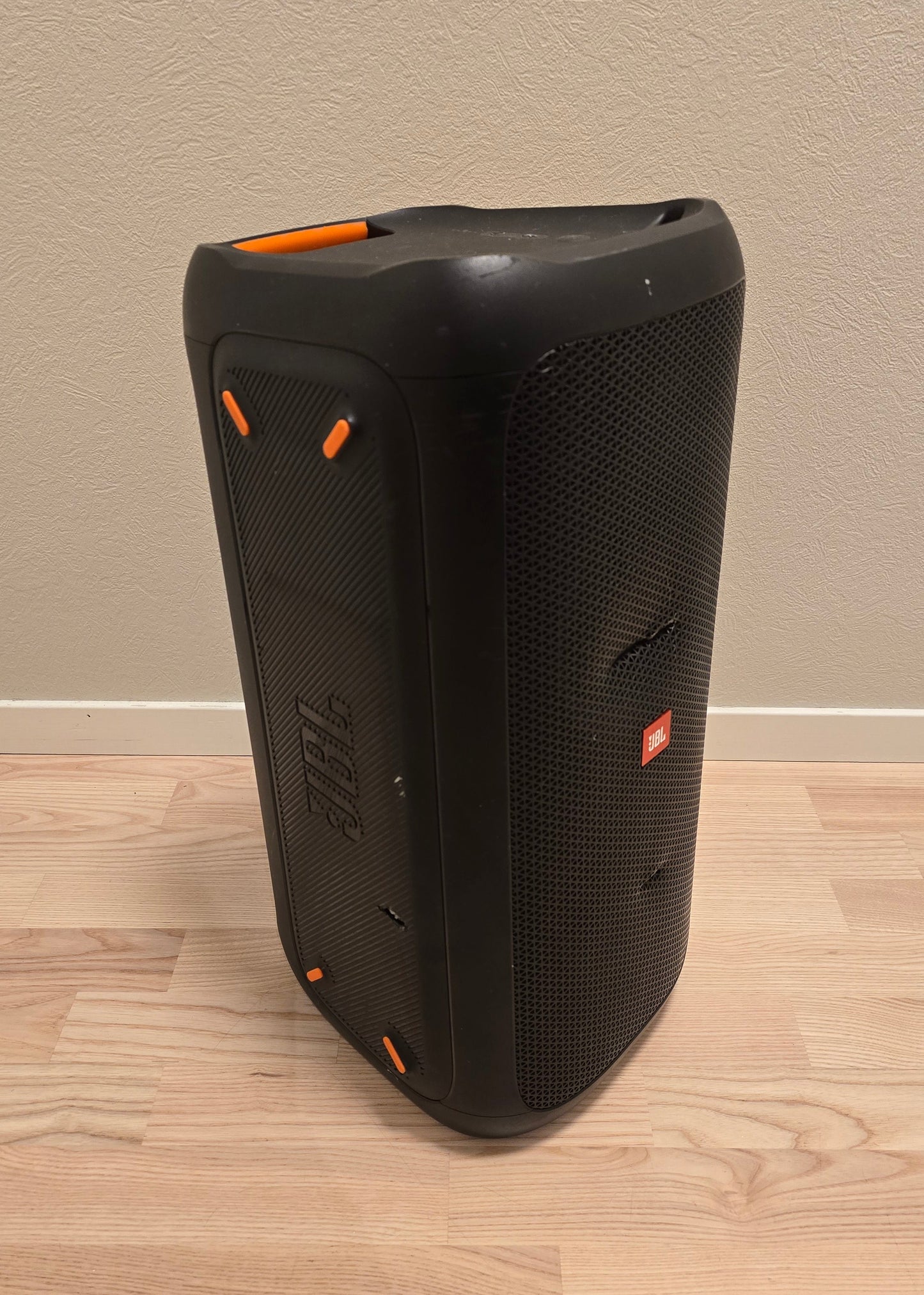 JBL Partybox 100 (2078) - REPERASJONSOBJEKT