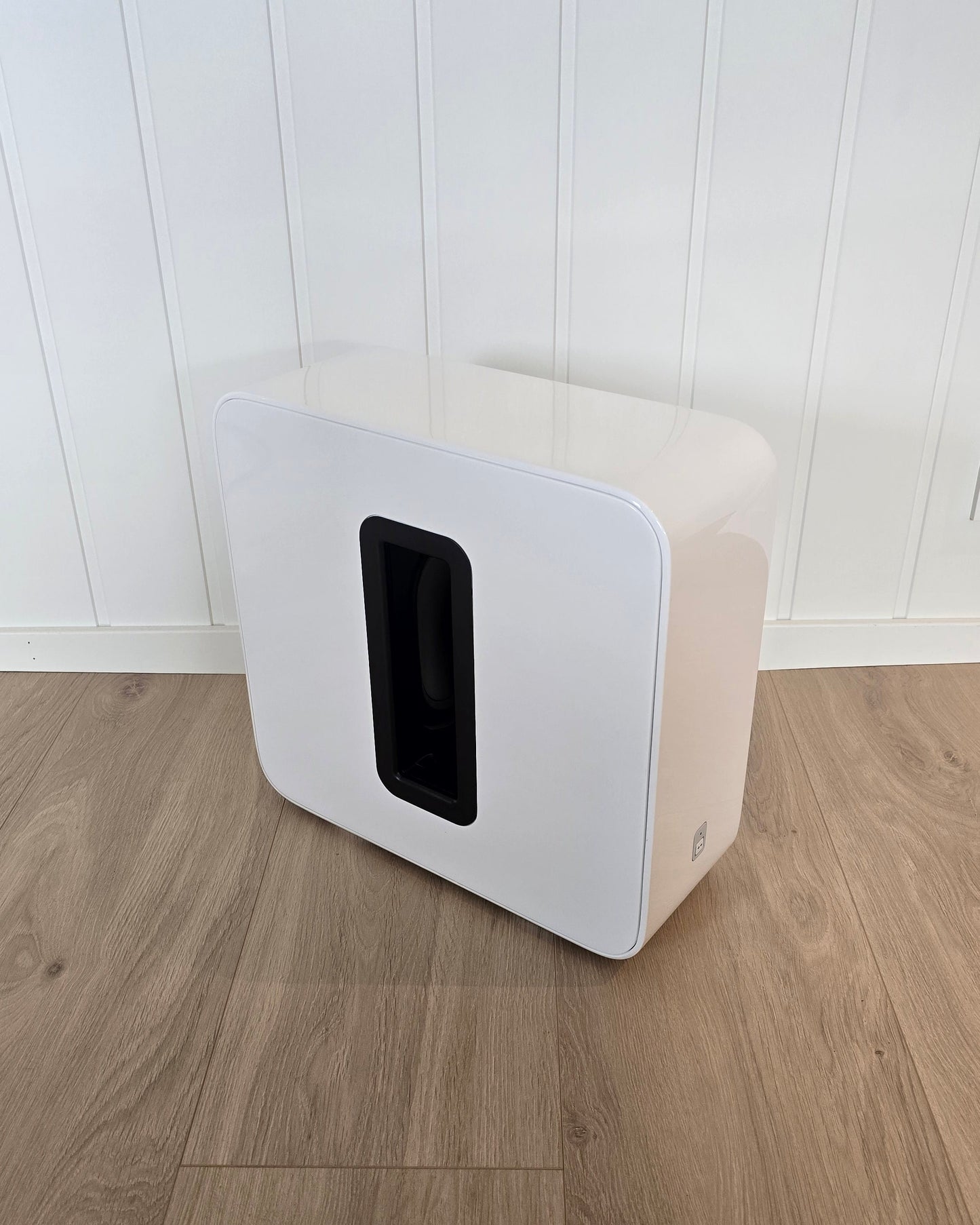 Sonos Sub Gen 2 – brukt subwoofer – hvit sub – få bruksmerker